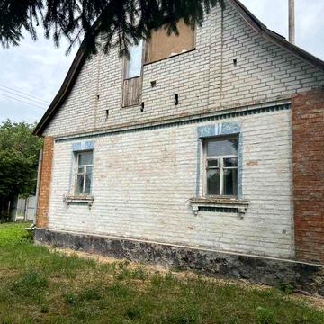 Продам пів будинку в селі Любарці Бориспільський район