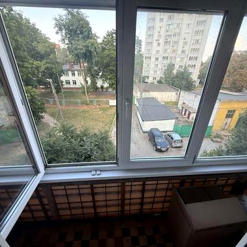 Від власника. 2 кім. Кв, 45м 2, район кругу(привокзальний ринок), 4 поверх