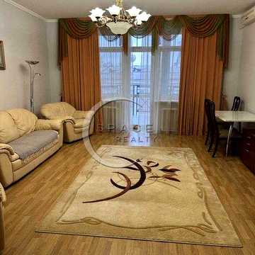 Оренда 4-кімнатної квартири на вулиці Панаса Мирного
