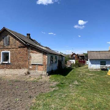 Продається земельна ділянка 50 соток та будинок в с. Войславичі