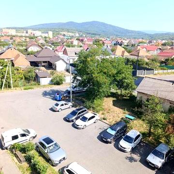 Здається трьохкімнатна квартира в районі Росвигово.