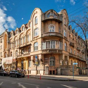 Ексклюзивна 1-кімнатна квартира 78,4 м² в австрійській камʼяниці по вул. Мазепи, 36