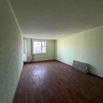 Продається простора 3-кімн. квартира у районі Казбет