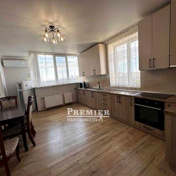 2-кімнатна квартира 92 м² з ремонтом у сучасному будинку