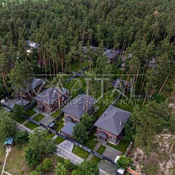 Продаж сучасного будинку в сосновому лісі Плюти