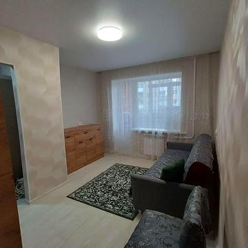 Продам квартиру в цегляному будинкуз ремонтом в центрі