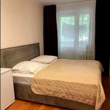 Продається 3к. квартира з якісним ремонтом на вул. Олега Мудрака 37Б