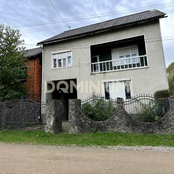 Продається житловий будинок в смт Вишково