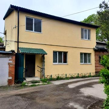 Дом 2х этажний, дуплекс з гібридна сонячна станція на будинку на 8Квт