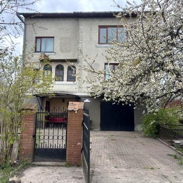 Будинок в смт.Ярмолинці