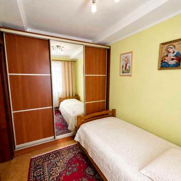 Простора 3-кімнатна квартира, вул.Стрийська