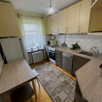 Оренда двокімнатноі квартири вул. Повітряна