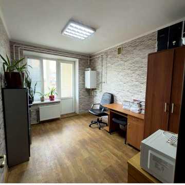 Продам 2-кімн.кв. 68,9 кв.м по вул. 29 вересня, центр, сквер Бабаєва