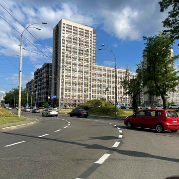 Європейського Союзу просп. (Правди), 45-А