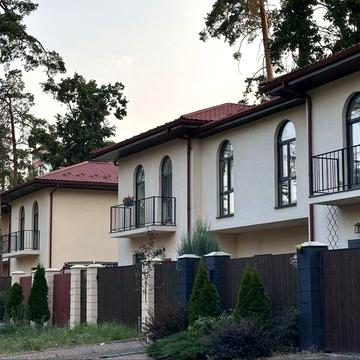 Таунхаус біля парка. Велика ділянка