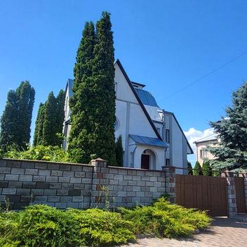 Продам просторий  сімейний будинок у чудовій локації