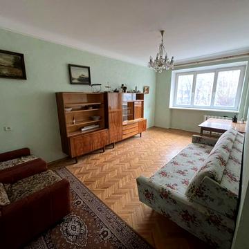 Зарічанська вул., 22