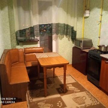 Сдам большую 1 комн квартиру метро Защитников Укоаины