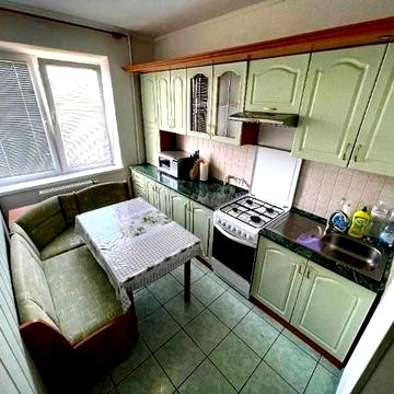 Срочно продам 3х комн квартиру в районе Новые дома, м Дворец Спорта 4/5 с ремонтом