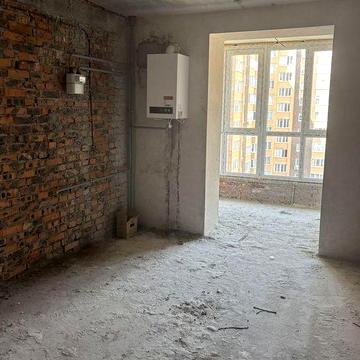 Світла 1к в будинку на етапі здачі. Не кутова, будинок утеплений. Діє переуступка 45748 ЖК Янтарний