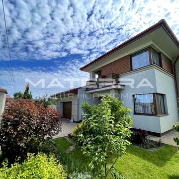Продаж будинка з авторським ремонтом 186м2 на 6 сотка