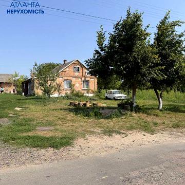 Продаж будинку і двох земельних ділянок в с. Воротнів!