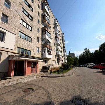 Продається 1кім квартира в районі 13 школи