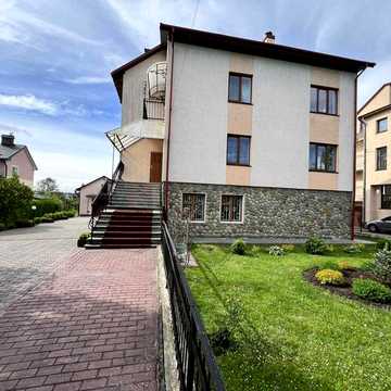 Продаж будинку з ремонтом біля Львова у с.Малечковичі