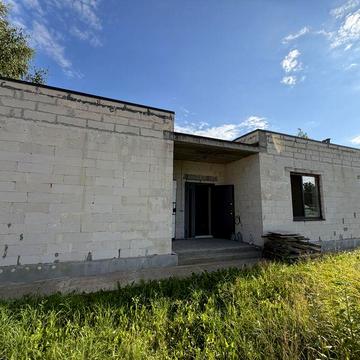 Будинок в стилі Хай-Тек з частковим ремонтом в селі Нове 10 соток
