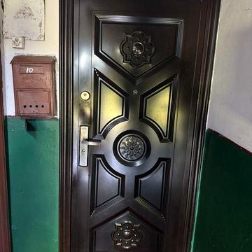 Продам 3-кімнатну квартиру з автономним опаленням і гаражем , м. Пирятин
