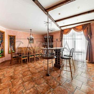 Оренда 4-кімнатної квартири / Центр Києва / Університет / 187 м² / 3 спальні / паркінг / 2 лоджії / гардеробна / кабінет