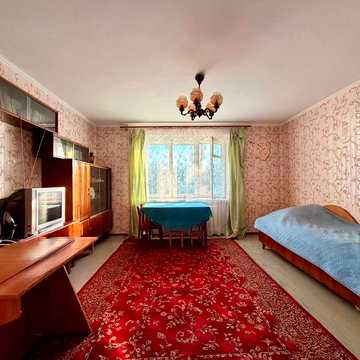 Продаж двокімнатної квартири в цегляному будинку.