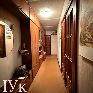 Продам 3 к. квартиру, цегляний будинок, 4 поверх, р-н Стадіону