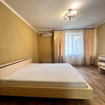 Оренда 1-к квартир в центрі Києва, поряд метро Олімпійська, Центр, Нижній Печерськ