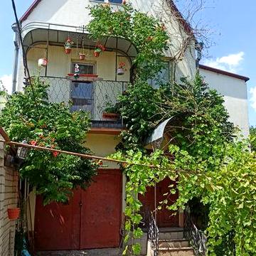Продается дом. 2 этажа.