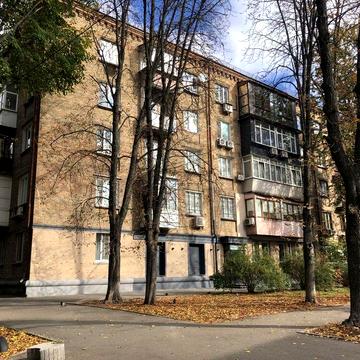2-к квартира. Печерський узвіз 19