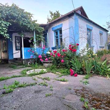 Одноповерховий будинок по вул.Небесної сотні.