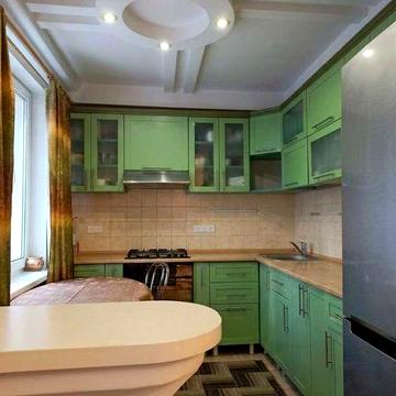 2-комнатная квартира с ремонтом Космос, ул. Комарова, 25.