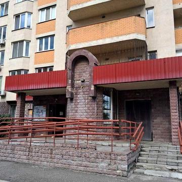 Продаж квартири в цегляному будинку з зовнішнім утепленням. В квартирі новий ремонт, нова побутова техніка та меблі