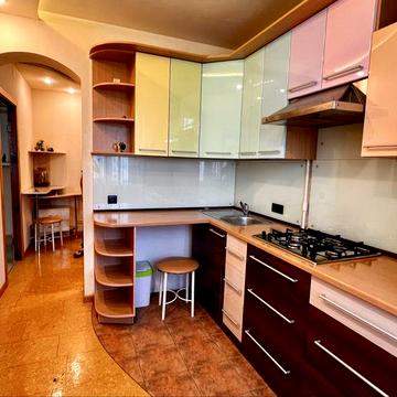 Продам 3к кв улучшенка ,м Студенческая, 535 м/р