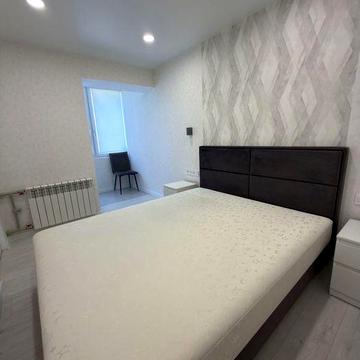 Продам 3-кімнатну квартиру вул. Янгеля, 8