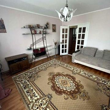 Продам 3-кімнатну квартиру. Вул.Грецька,20.