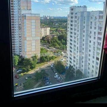 Продам квартиру Київ, Милославська вул.
