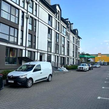 Продам 3 з кімнатну квартиру площею 135 м2 в житловому . 4/5 комплексі Юпітер . Вул. Миру