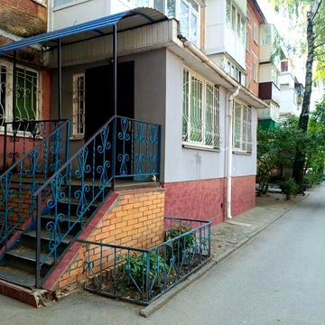 Здається 2-кімнатна квартира з окремим входом