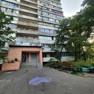 Продам 1-км квартиру на Ж.М.Коммунар! Новокодакский р-н!