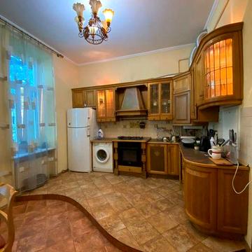 Оренда 3 кімнатної квартири в історичному центрі вулиця Чупринки