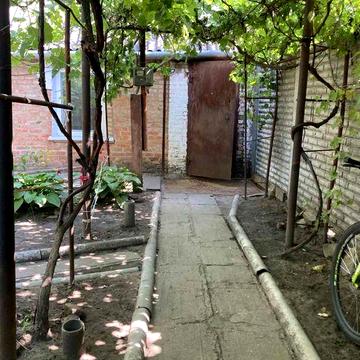 Оренда будинку з окремим двором, Бородок