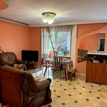 Чудова затишна 2к чешка, двостороння не кутова, меблі залишаються. Переоформлення мінімальне 45718