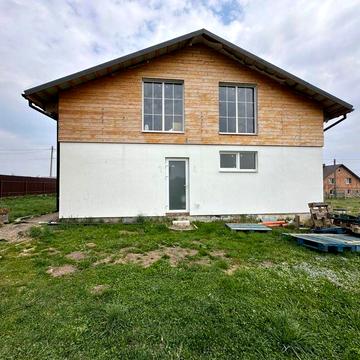 Продається будинок з літньою кухньою в Новому селі